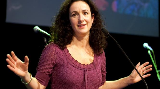 locuitorii din amsterdam au ales pentru prima data o femeie la conducere