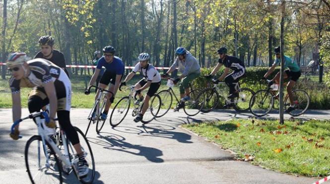 atentie soferi restrictii rutiere duminica in capitala cu prilejul unui eveniment ciclist
