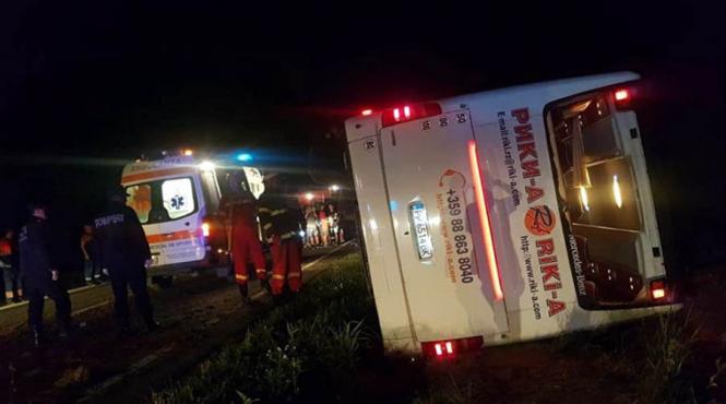 autocar plin cu copii rasturnat intr un sant in judetul constanta