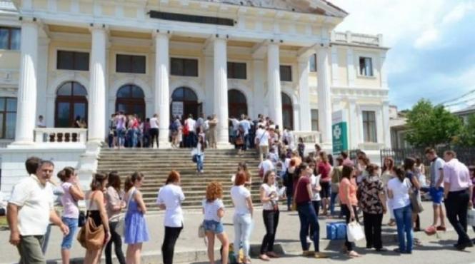 peste 700 de locuri bugetate scoase la concurs la umf