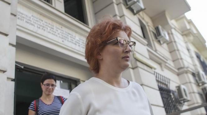 tranzactii imobiliare de milioane de euro autentificate de familia creteanu la notariatul ioanei basescu