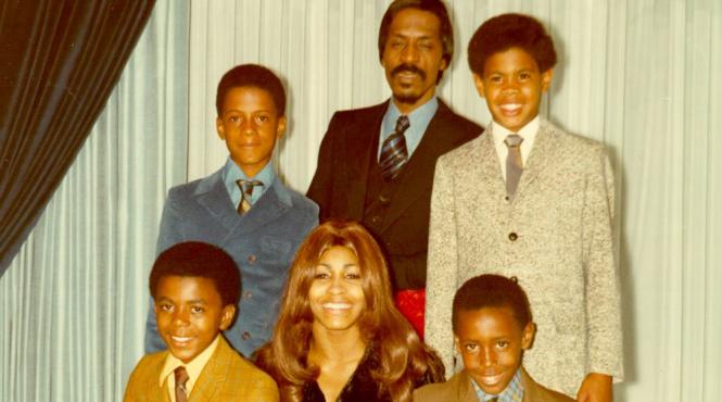 fiul cel mare al tinei turner a murit