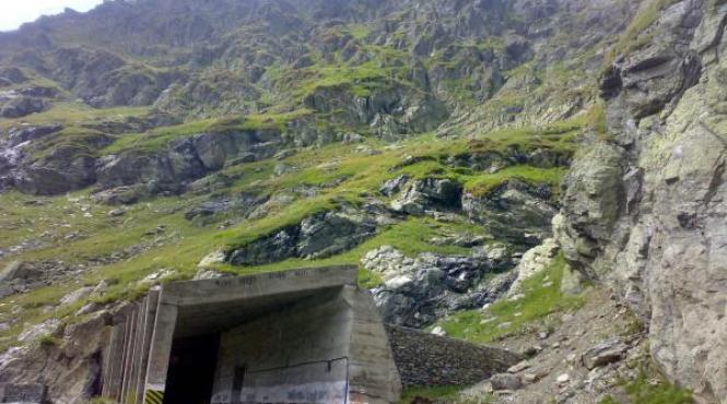 traficul rutier va fi inchis vineri in intervalul orar 12 30 15 00 in tunelul situat pe transfagarasan