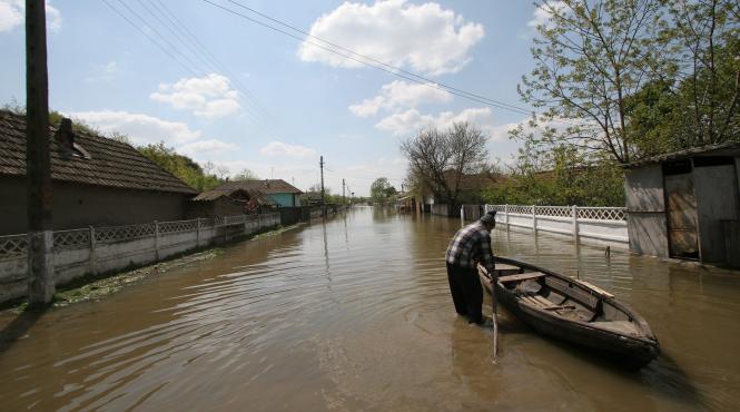 romanii obligati sa plateasca asigurari care nu asigura nimic