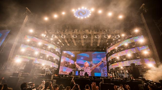 festivalul neversea pe plaja modern