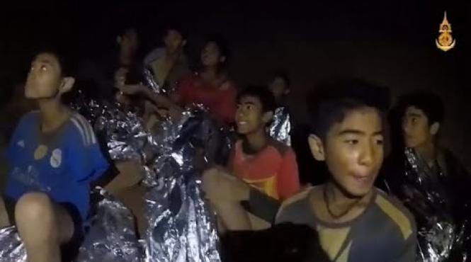 video elon musk pregatit sa i salveze pe copii din pestera thailandeza