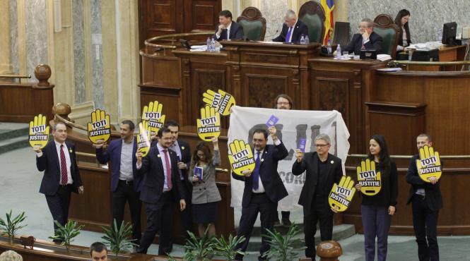 usr ii aduce pe liberali in pragul disperarii