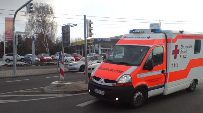 o ambulanta care transporta o gravida in travaliu s a rasturnat