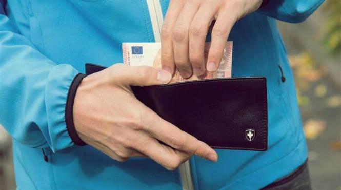 portofelul anti atac pentru carduri