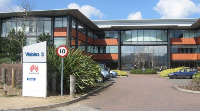 compania huawei aflata sub presiune in marea britanie