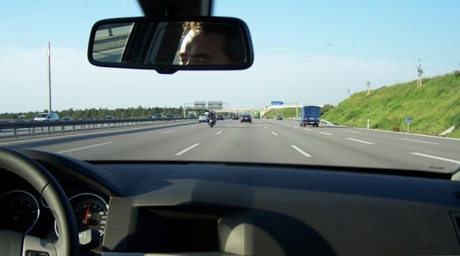 incredibil un sofer de 22 ani a fost surprins cu 216 km ora pe centura bucuresti