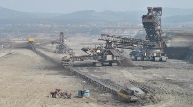 un angajat de la cariera pesteana a murit la serviciu fiind prins de banda transportoare