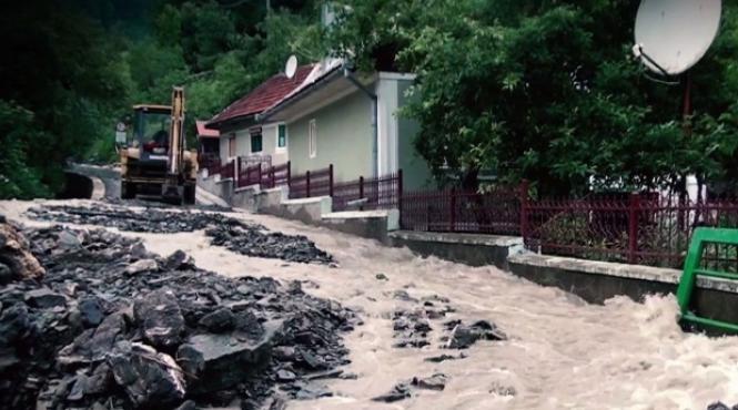 o persoana a murit dupa ce a fost luata de viitura la margineni