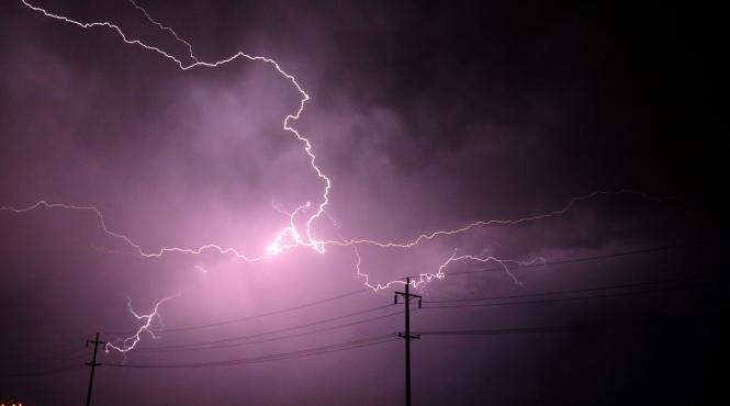 anm cod galben de ploi torentiale vijelii si descarcari electrice in 24 de judete