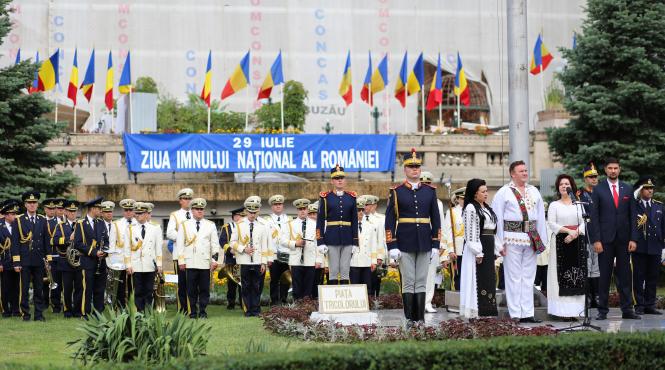 ceremonii si gafe de ziua imnului national