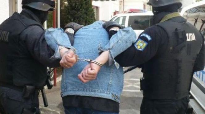 un barbat din vrancea a fost retinut pentru talharirea angajatei unui magazin