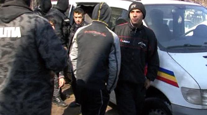 doi minori suspectati ca au furat si incendiat o masina au fost identificati de politisti