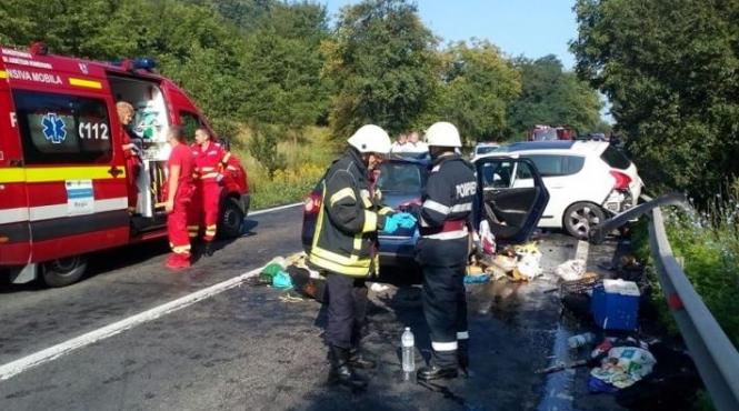 opt persoane intre care patru copii victimele unui accident de circulatie pe dn7