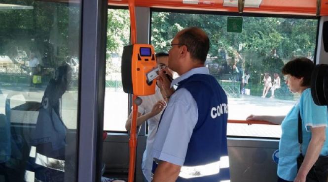 un controlor din galati a fost agresat in autobuz de un calator