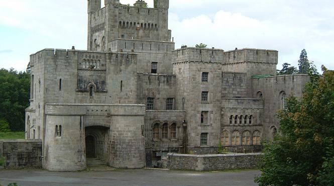 in irlanda se vinde unul dintre castele din game of thrones