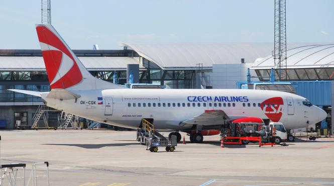 un avion al companiei czech airlines evacuat din cauza detectarii de fum in cabina