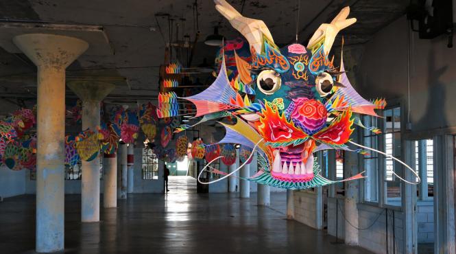 artistul chinez ai weiwei a denuntat pe retelele de socializare darmarea atelierului sau din beijing