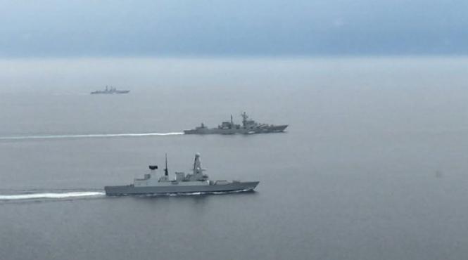 nave de razboi rusesti escortate de un distrugator britanic in canalul manecii