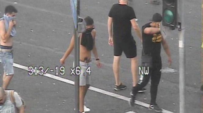 ultrasii galeriilor de fotbal sunt cei care au provocat violentele din piata victoriei