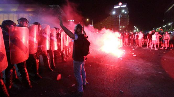 avertismentul jandarmeriei exisa posibilitatea aparitiei persoanelor agresive si sambata in piata victoriei