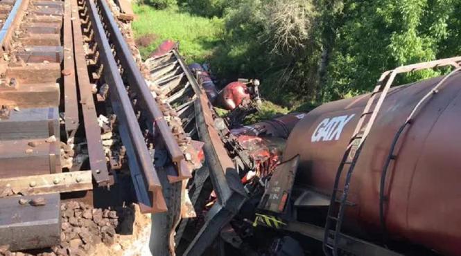 atentie cad poduri trenurile sunt in pericol