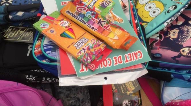 elevii bucuresteni din familii cu venituri mici ar putea beneficia de 450 de lei pentru achizitia rechizitelor