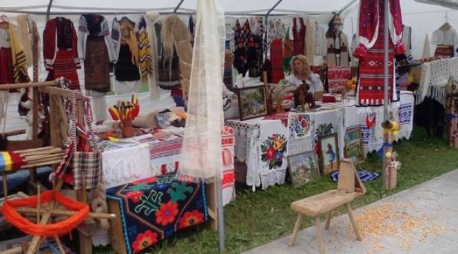 cel mai mare targ de mestesugari din romania in weekend la muzeul astra