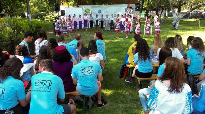 global village in gradina valorilor romanesti copiii talentati de la horezu au ridicat intreaga lume in picioare