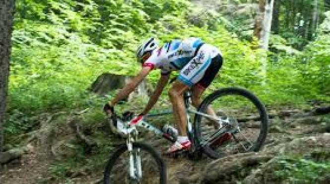 un ciclist din arges s a accidentat grav in timpul unei competitii de mountain bike