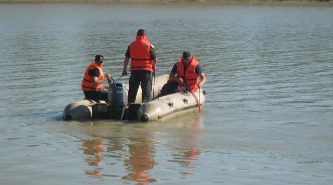 alerta in galati un copil posibil inecat in raul siret este cautat de pompieri
