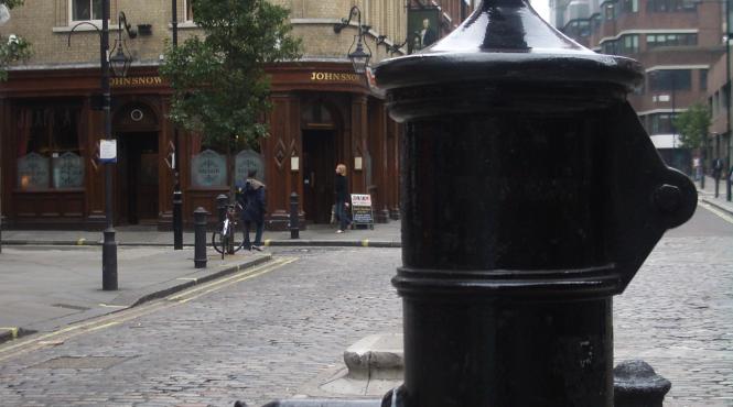 londonezii incantati de cismelele cu apa potabila