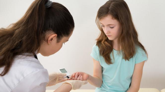 tratament pentru 200 de copii insulino dependenti gestionat cu ajutorul inteligentei artificiale