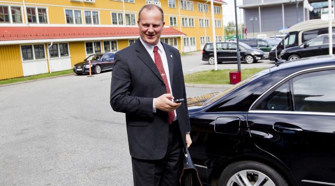 demisie la varf de dragul sotiei