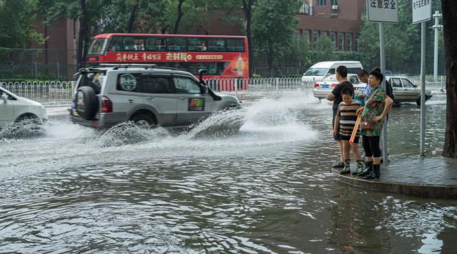 china peste 127 000 de persoane au fost evacuate din cauza ploilor puternice