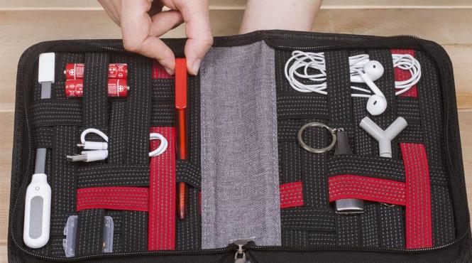 organizator de gadget uri