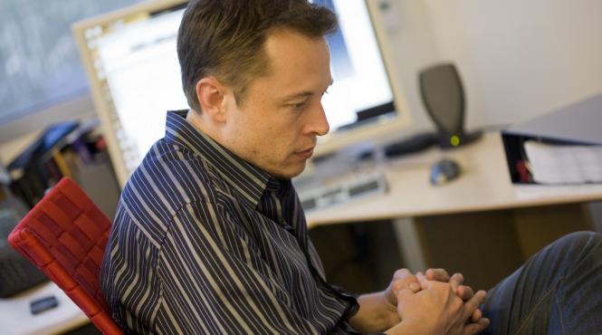 elon musk spune despre scafandrul britanic din thailanda ca este un violator de copii