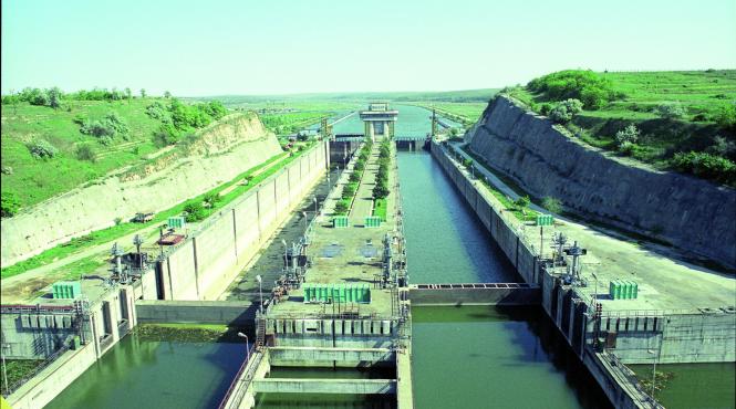 cu mana n san visam la romania policentrica