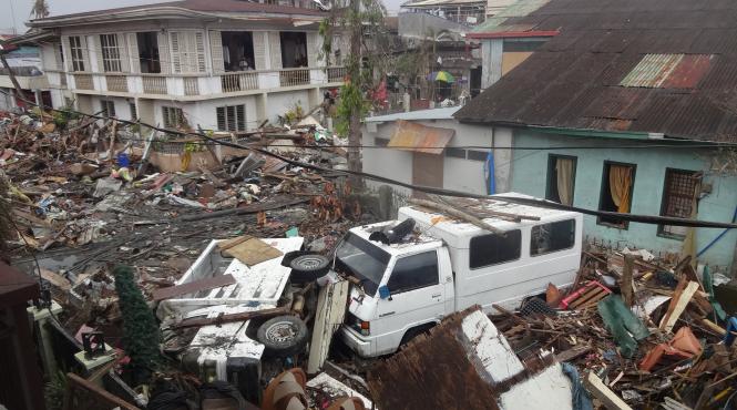 filipine se pregateste pentru un taifun mai puternic decat uraganul florence
