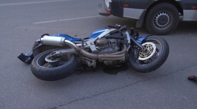accident teribil in capitala un motociclist a fost lovit de un autoturism pe soseaua mihai bravu