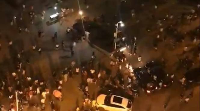 china 11 persoane au murit si peste 40 au fost ranite dupa ce un sofer a intrat cu un suv intr o multime de oameni in china