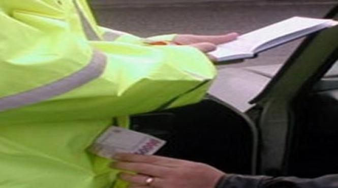o femeie din dolj a fost retinuta dupa ce a incercat sa mituiasca doi politisti rutieri