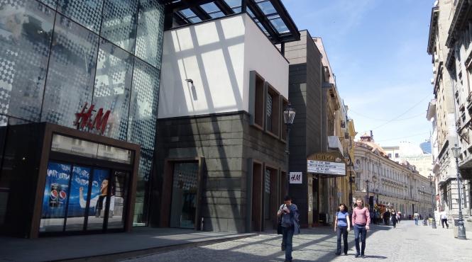 miscare de un milion de euro in afacerile de pe lipscani ale familiei lui dorin cocos fiul vitreg al refugiatei in costa rica finanteaza tranzactia