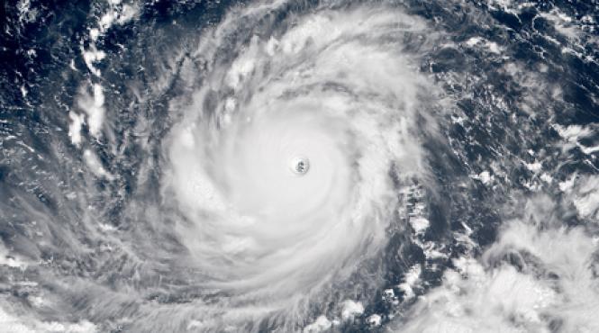 video taifunul mangkhut a lovit filipine si china cea mai puternica furtuna a anului