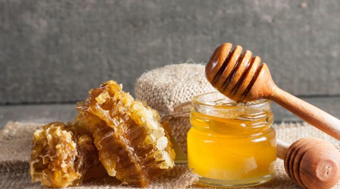 top 5 beneficii ale consumului de miere in sezonul rece