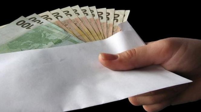 studenti la medicina trimisi in judecata pentru dare de mita